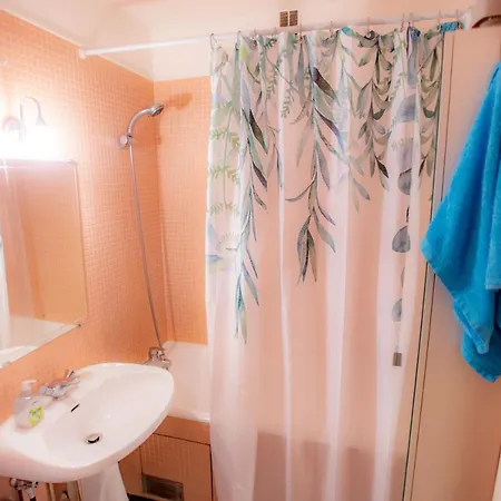Charming With Balcony Apartment *